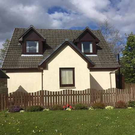 Riverbank Cottage Fort William Exterior photo